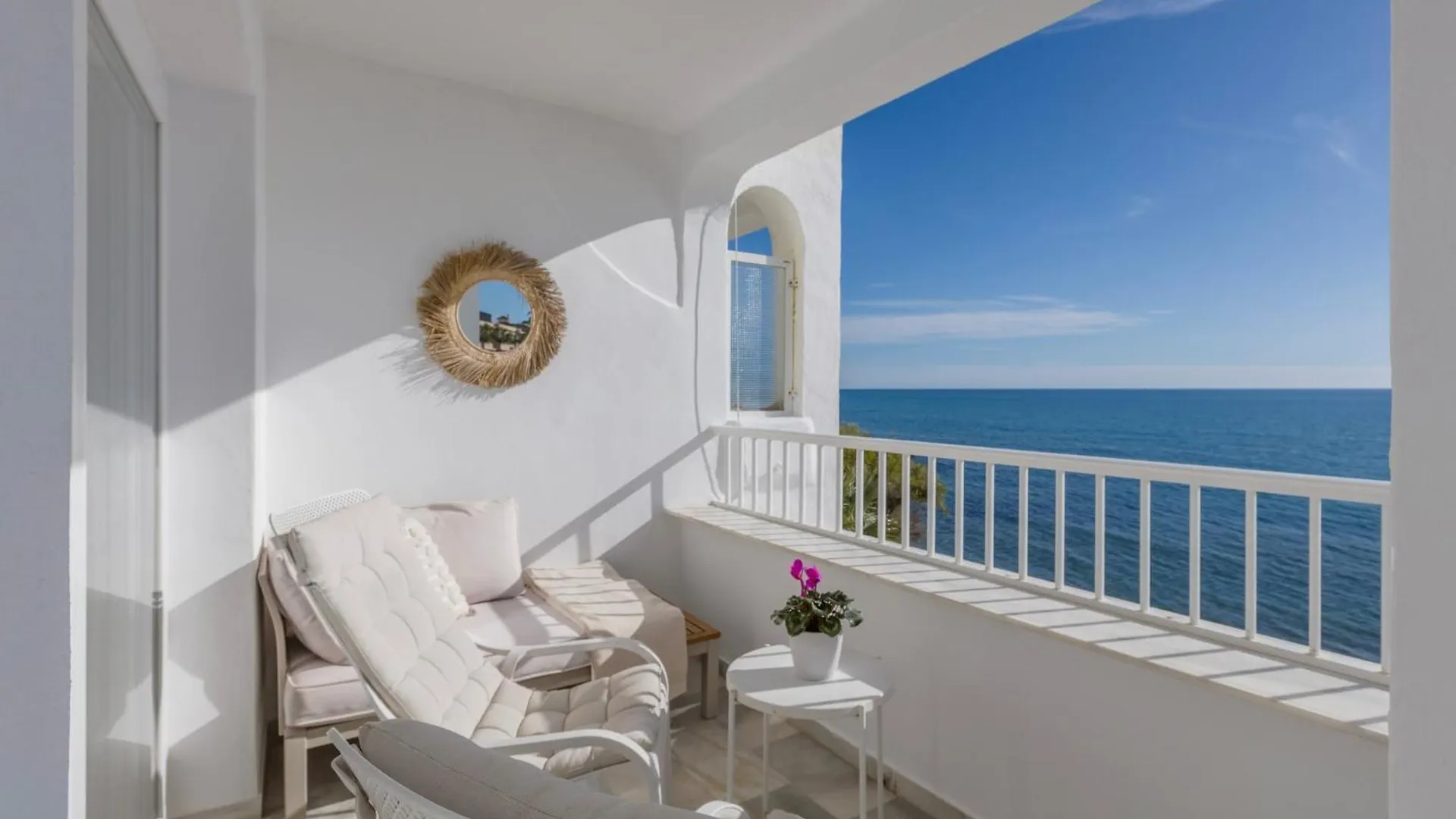 Oceanfront Mijas Daire