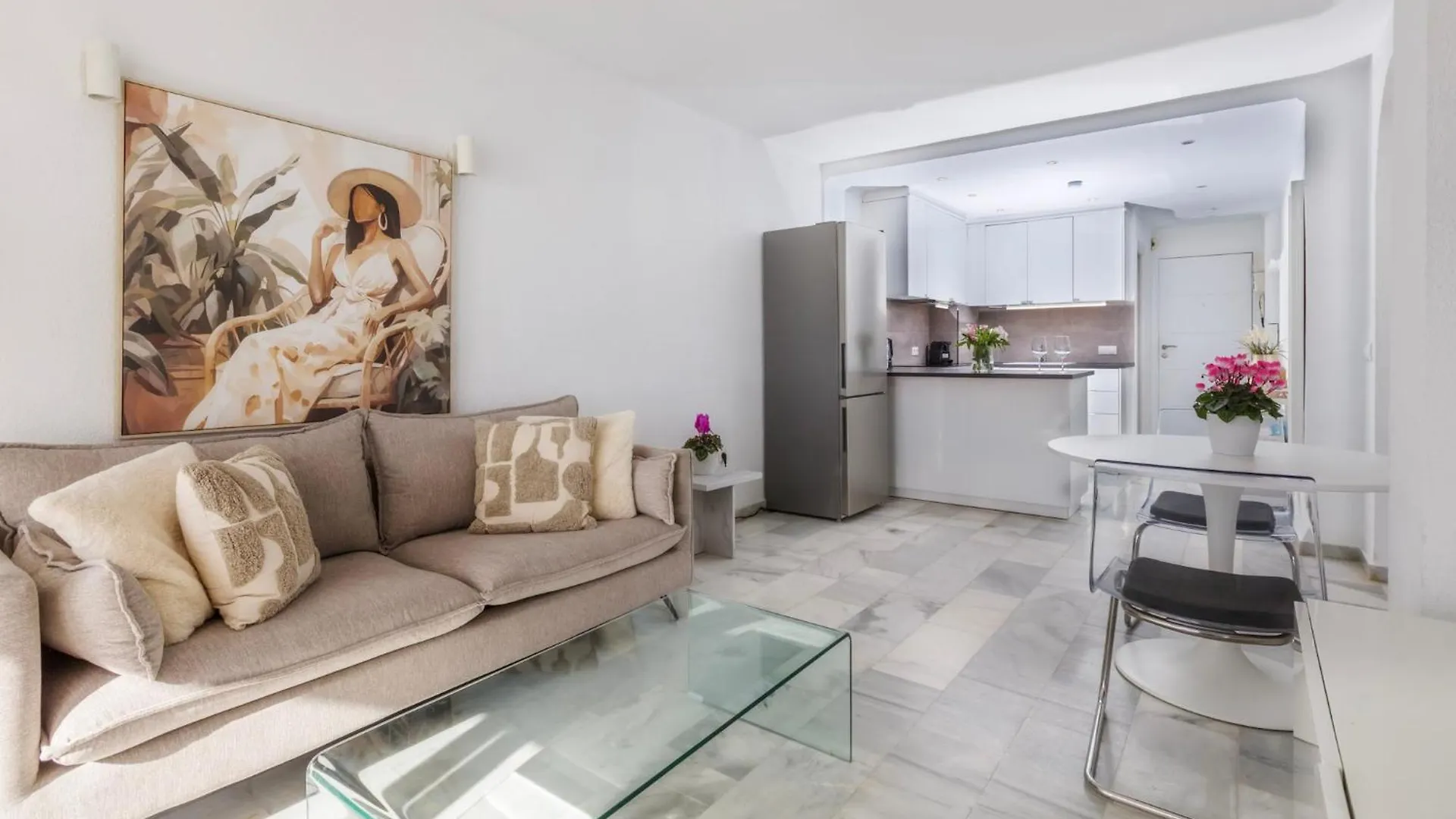 Oceanfront Mijas Apartment 0*,